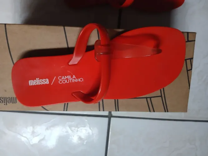 Vendo sandália feminina Melissa Camila Coutinho