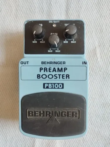 Pedal Pedaleira Pre amplificador Booster PB100 Behringer