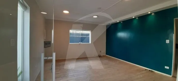 Prédio Comercial para Alugar Água Fria 180 m²
