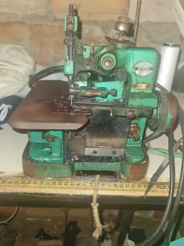 Vendo máquina overlok semi industrial
