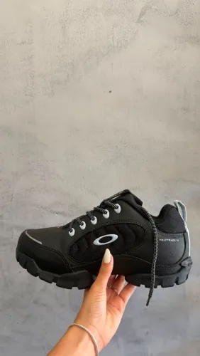 BOTA OAKLEY HALFTRACK LOW 3 ORIGINAL - NOVA
