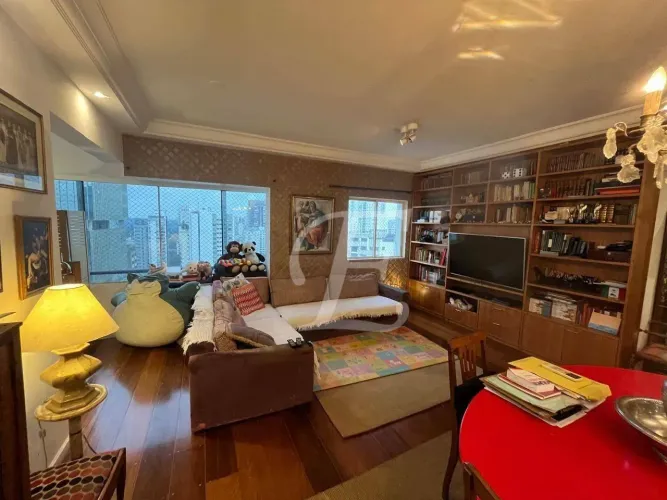Cobertura à venda | Campo Belo | 300 m² | 4 Quartos (2 Suítes) | 3 Vagas | Depósito | Pisc