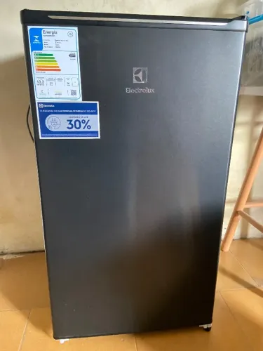 Frigobar Electrolux 90L