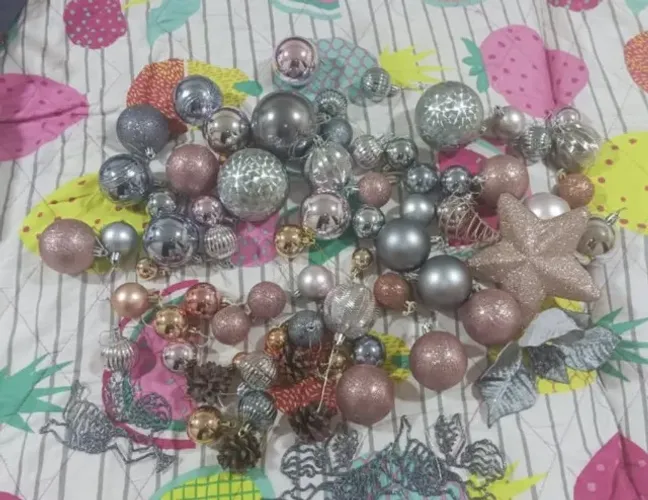 Decorações de árvore de natal diversas