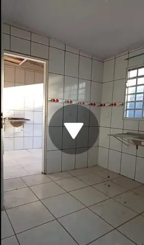 Alugo uma casa em Varzea Grande