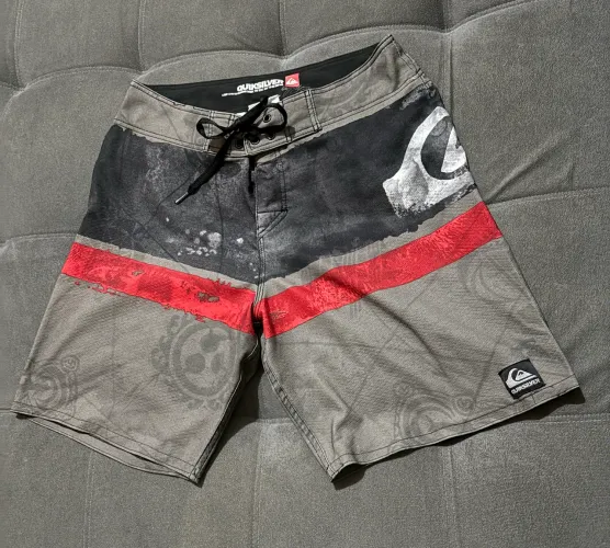 Vendo Bermuda Quiksilver Original