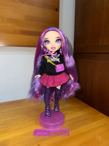 Boneca Rainbow High Emi Vanda
