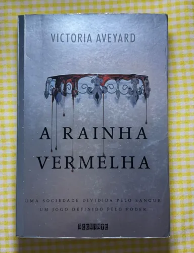 Livro A rainha vermelha (usado)