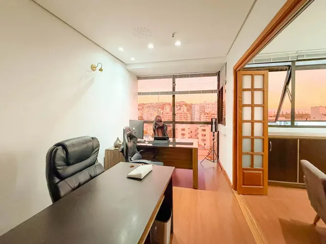 Sala comercial duplex mobiliada no Menino Deus em Porto Alegre