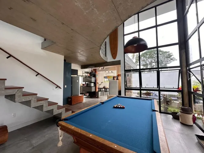 Casa de 275m² em condomínio fechado no Campeche