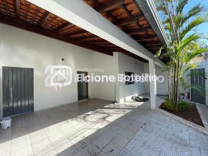 Casa para aluguel, 4 quartos, 1 suíte, 2 vagas, PLANALTO - Uberlândia/MG