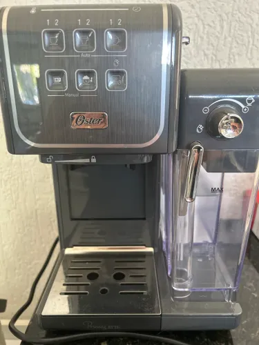 Cafeteira Oster Prime Latte Touch