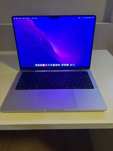 MACBOOK PRO 14" M4 24GB / 512GB - NOVÍSSIMO - 74 CICLOS