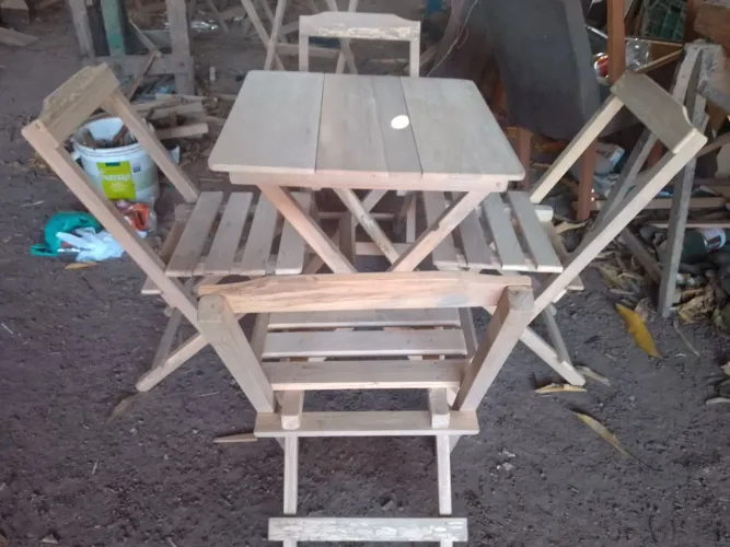 Jogo de mesa dobrável