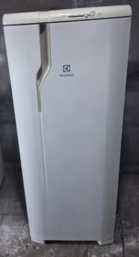 Vendo geladeira Electrolux