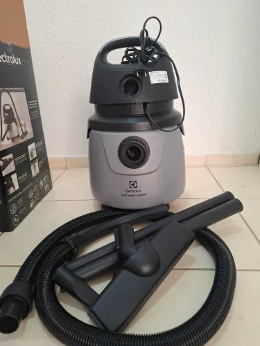 Aspirador de Pó e Água Electrolux A10 Smart