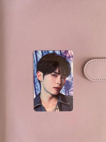 Photocard oficial hanbin zb1