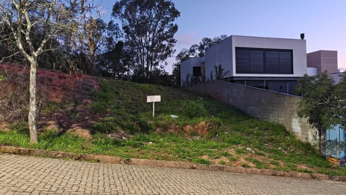 Vendo lote 396 mts bairro pousadg