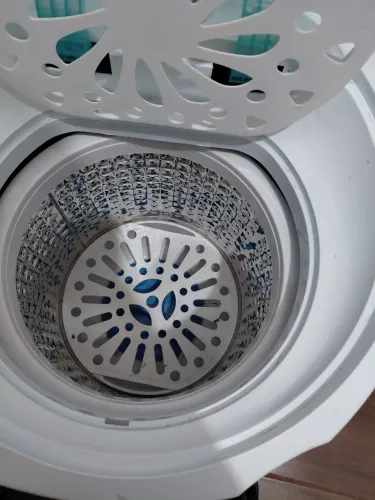 Centrífuga de roupas Britânia com cesto inox