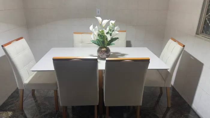 Mesa de Jantar com 6 cadeiras