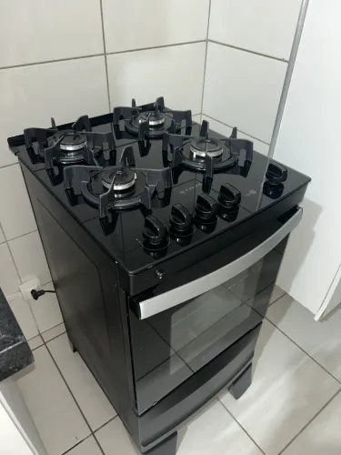 Fogão 4 bocas - apenas 1 ano de uso
