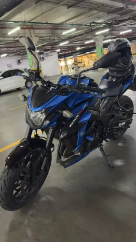 Vendo GSX s750 moto bem conservada
