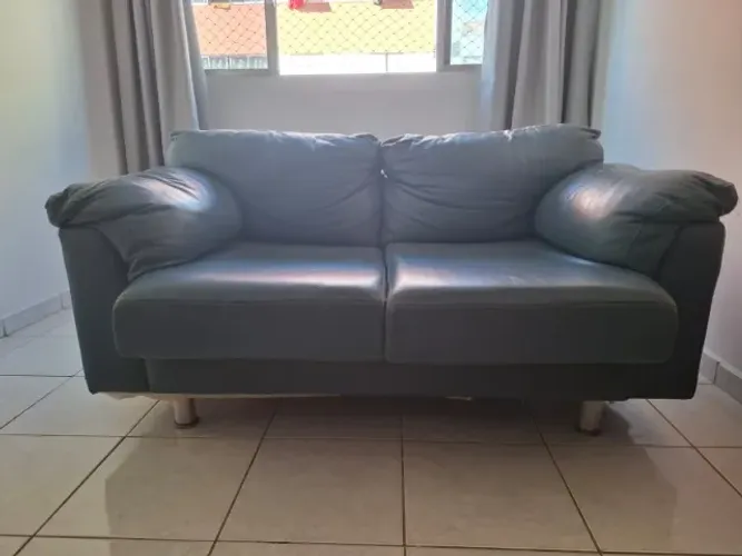 SOFAS COURO LEGITIMO 2 E 3 LUGARES