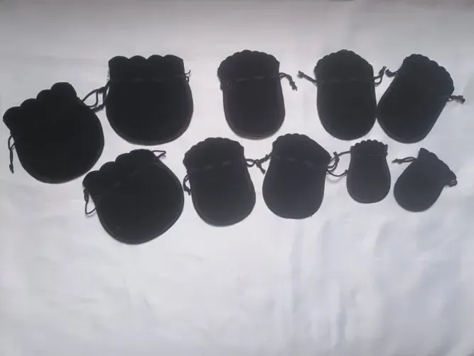 Lote c/ 10 Saquinhos de Veludo Preto para Joias e Acessórios - Perfeito Estado