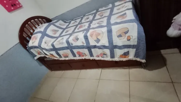 Bicama de Solteiro em Madeira Maciça - Vendo ou Troco por TV 40"+ (Pago Diferença)