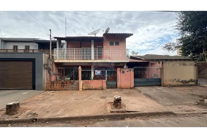 Sobrado com grande potencial no Jardim Brasil Andradina/S