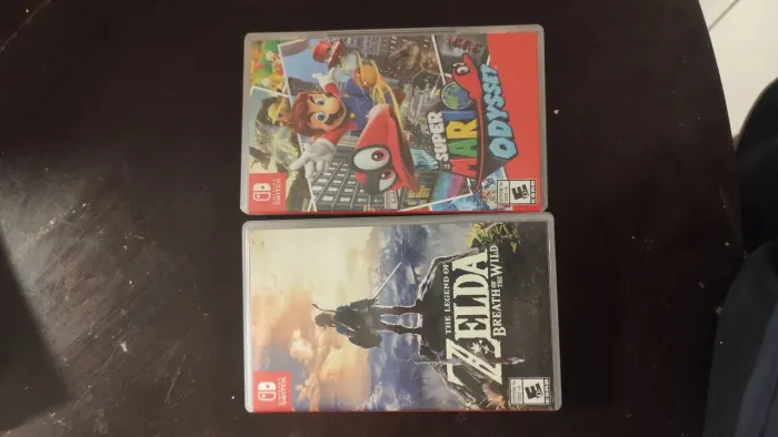 JOGOS NINTENDO SWITCH - Super Mario Odyssey + Zelda - Breath of the Wild.