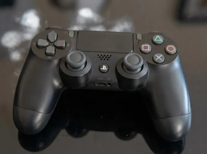 Controle de PS4 original Com Hall efect<br><br>Praticamente novo