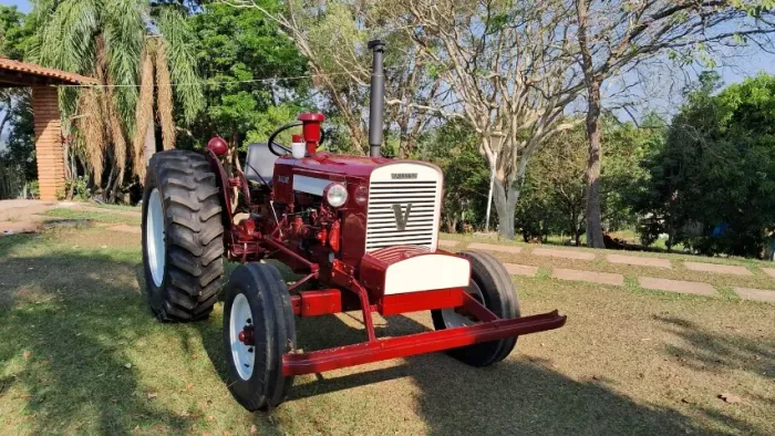 Trator VALMET (relíquia) 100% reformado estado zero