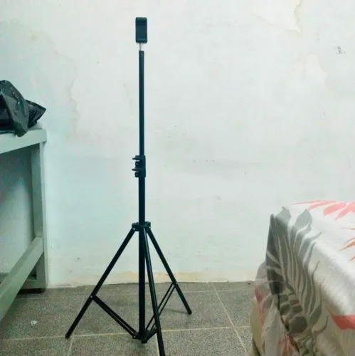 TRIPÉ/SUPORTE PARA ILUMINAÇÃO OU CELULAR