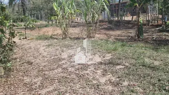 Imóvel para venda possui 1000 metros quadrados