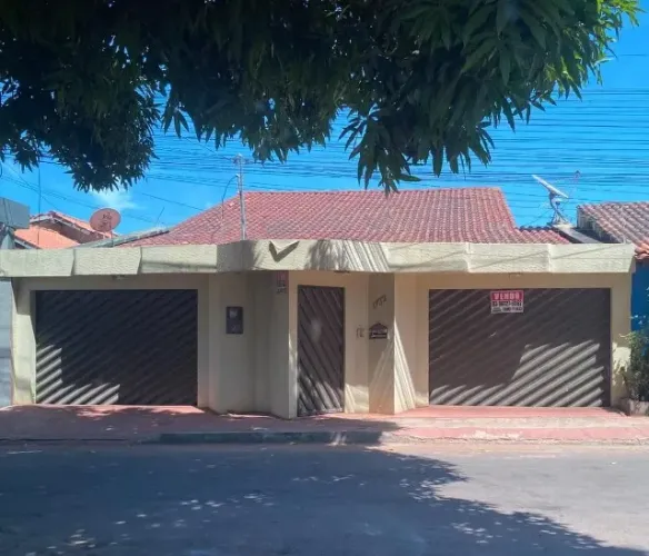 Jardim Santarém,casa 03 dormitórios sendo 02 suítes,sala,estar,jantar,cozinha,copa,2 vagas
