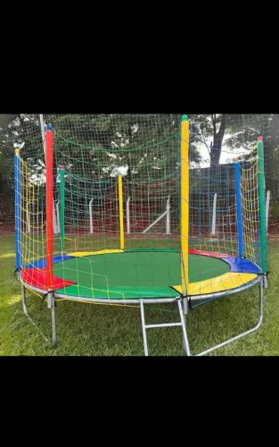 Futebol de Espuma,Tobogã <br>Tobogã 5x8x7m/altura;<br>Cama elástica 3x3m;<br>Tudo por 19.999,00?