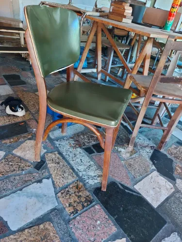 Cadeira antiga para restauração