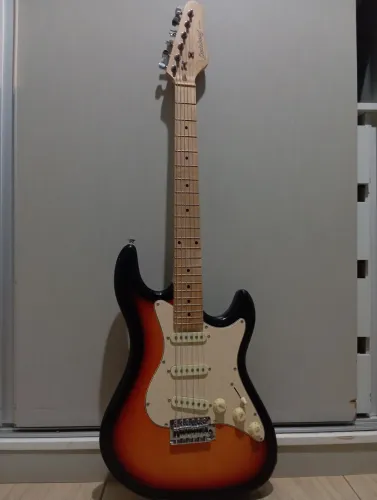 Guitarra Strinberg STS-100 Sunburst