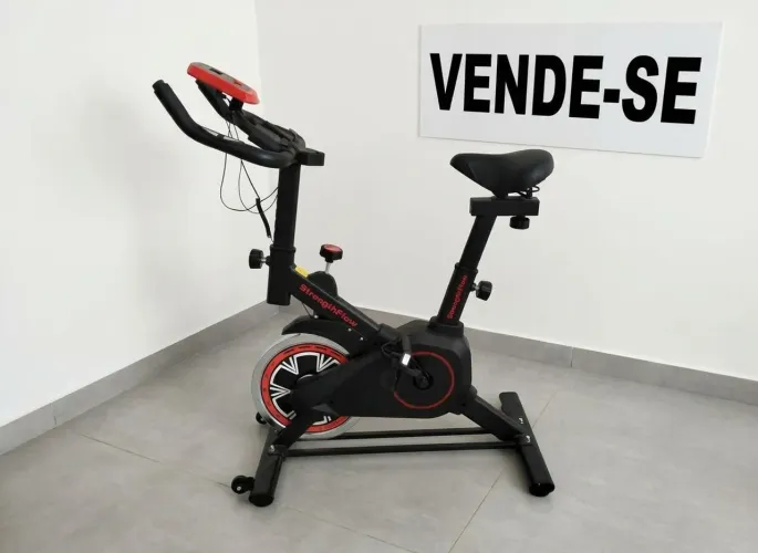 Vendo bicicleta ergometrica nova caixa Suporta até 130 kg peso sport spinning inércia 8kg