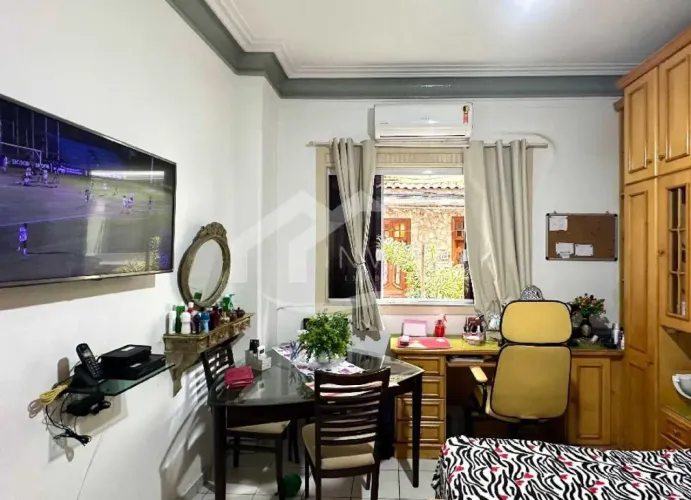 Belíssima casa de vila em rua nobre com vaga de garagem!!!!