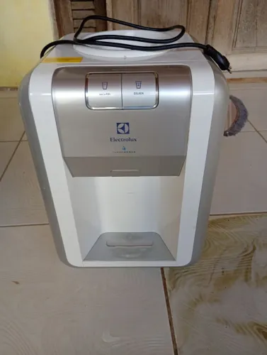 Bebedouro galão Eletrolux Wd20c