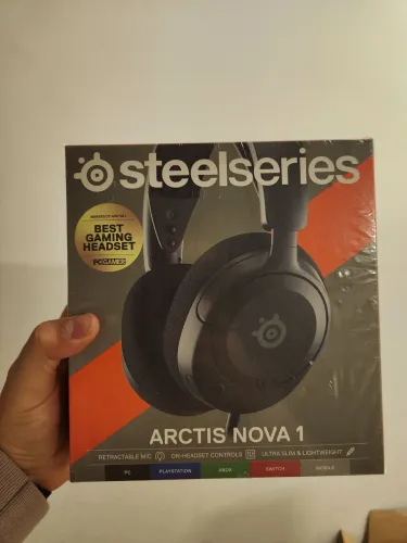 Headset Steelseries Arctis Nova 1
