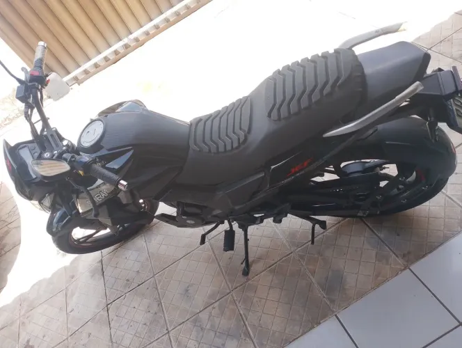 Moto Shineray Jef 150.