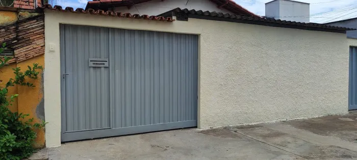 Alugo casa setor sudoeste