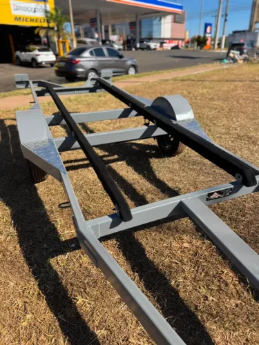 Reboque para Barco equipado para trabalhos todos os dias