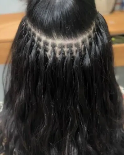 Aplicação de mega hair. 100 reais até 200 gramas. 130 reais 250 gramas
