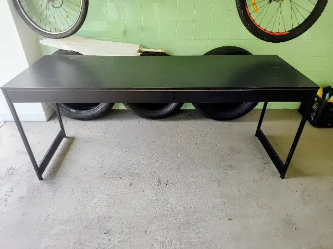 mesa de escritório Camaleão modelo Sérgio cor preta 180 cm