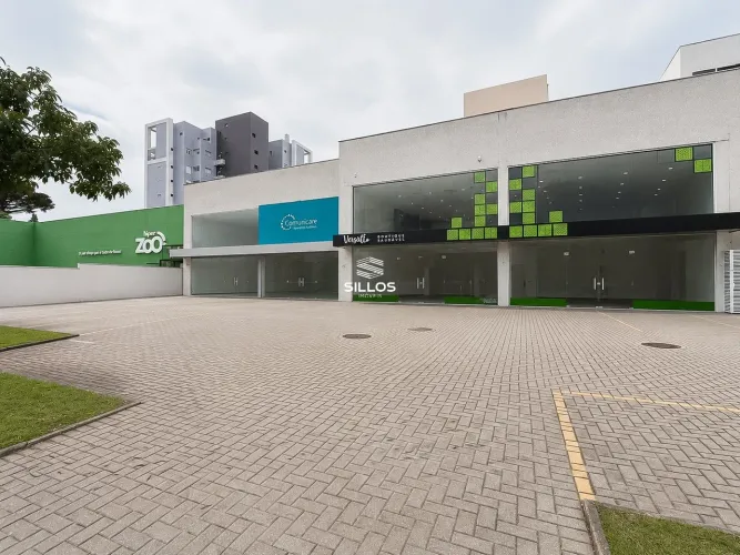 Loja Comercial para alugar com pé-direito duplo e localização privilegiada na Avenida Sete