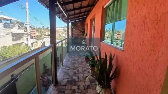 Casa 3 Quartos, 1 Suíte, 6 Vagas de Garagem, no Bairro Cândida Ferreira